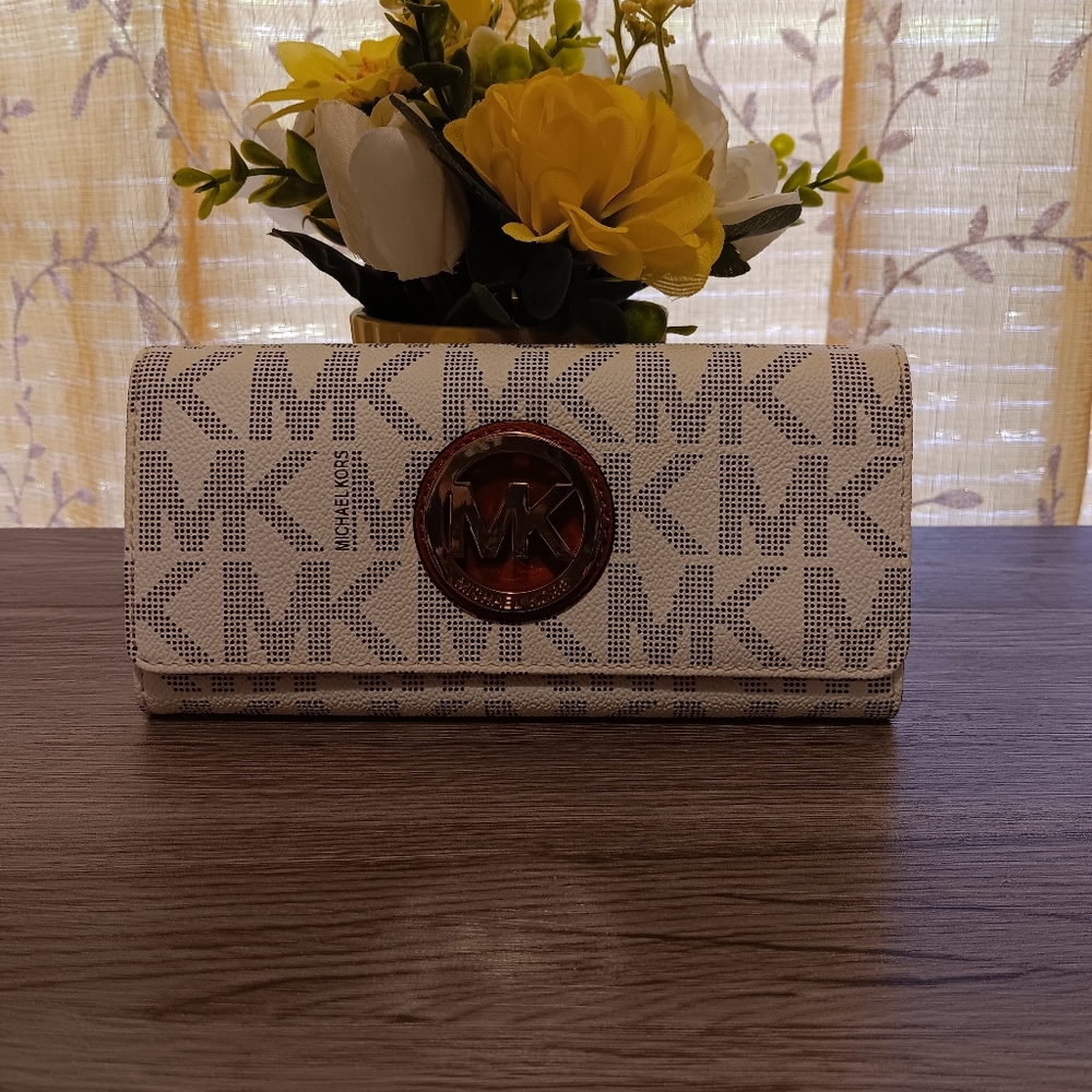 Michael Kors Wallet, White & Navy, NWT